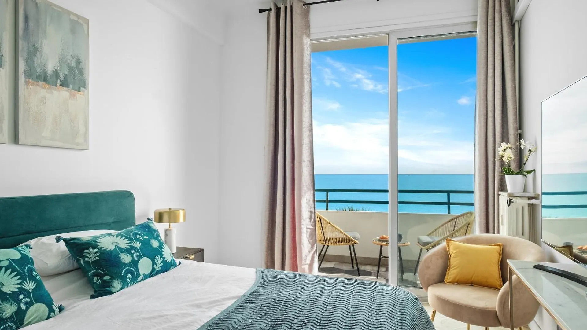 Endless Azure Apartment Nice 0*,  France