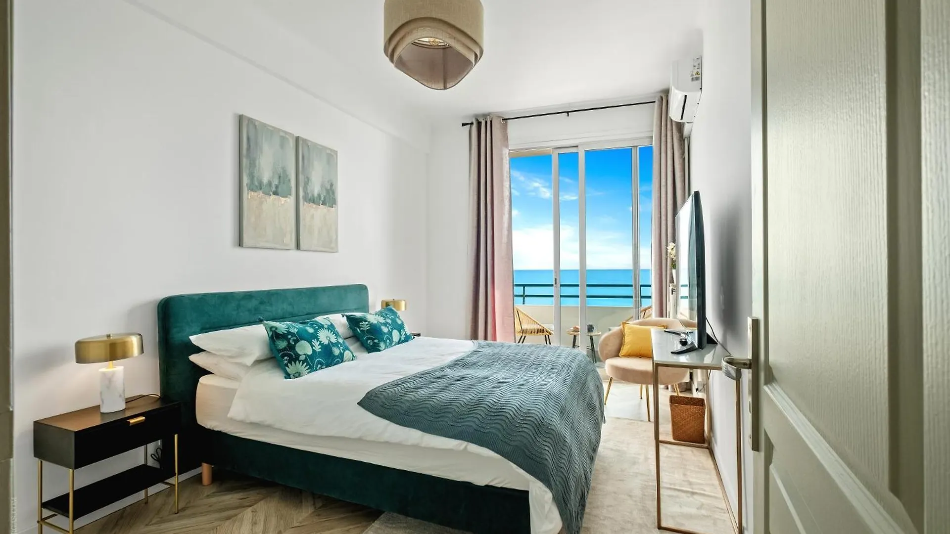 Endless Azure Apartment Nice